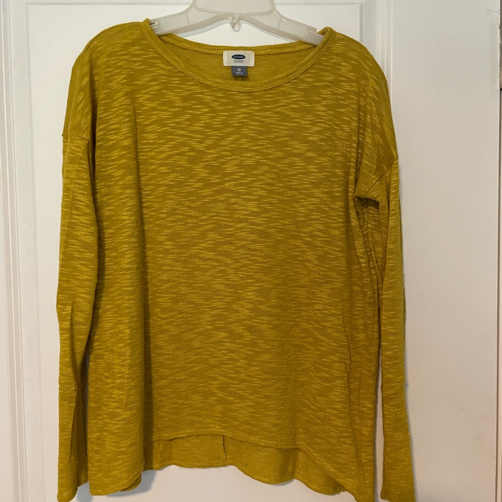 Lightweight sweater. Perfect for spring